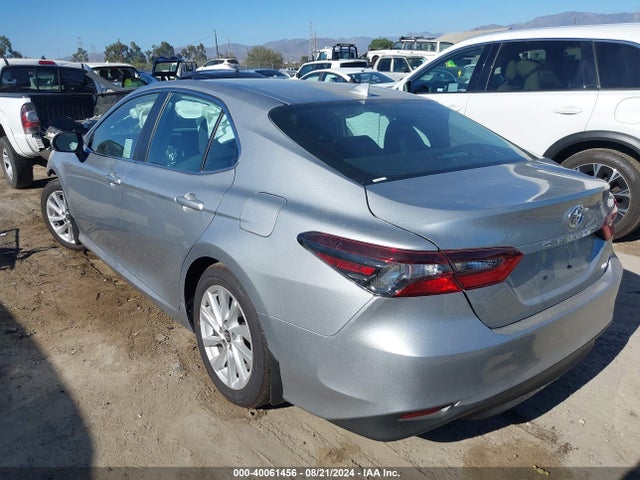 Toyota CAMRY LE 2024 4T1C11AK3RU250303 Image 3