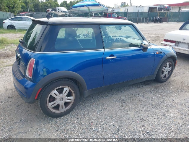 2006 MINI COOPER WMWRC33586TK16920 Photo 3