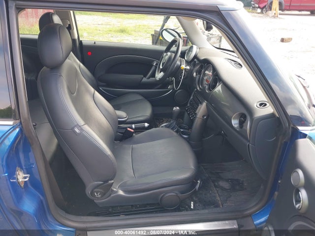 2006 MINI COOPER WMWRC33586TK16920 Photo 4