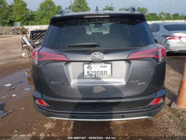 JTMRFREV7JD252238 Toyota Rav4 Xle