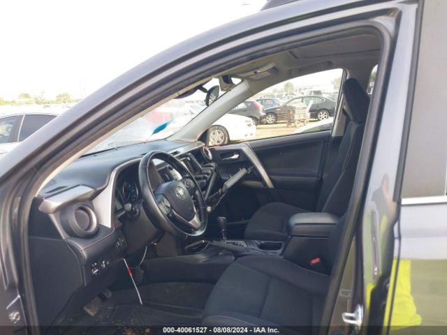 JTMRFREV7JD252238 Toyota Rav4 Xle