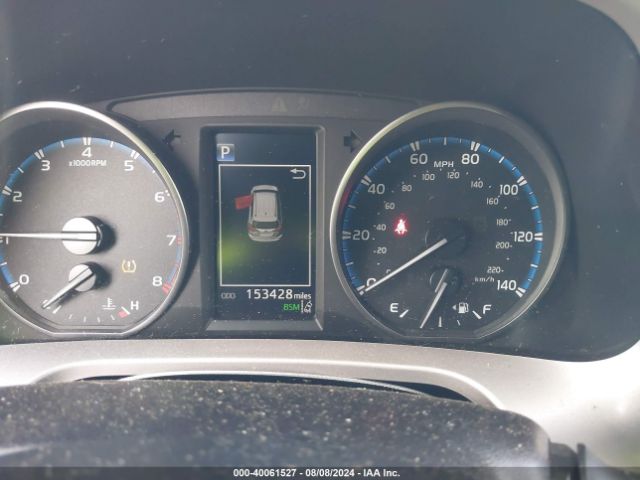JTMRFREV7JD252238 Toyota Rav4 Xle