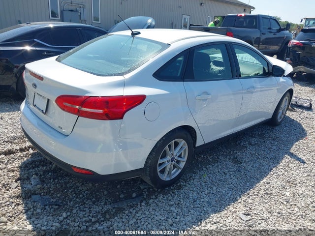 Ford FOCUS SE 2017 1FADP3F29HL253051 Image 4
