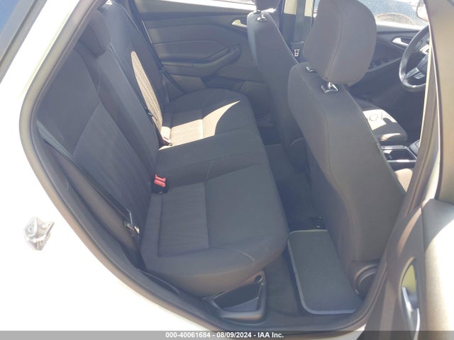Ford FOCUS SE 2017 1FADP3F29HL253051 Image 8