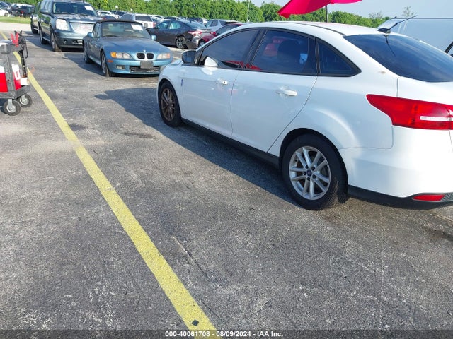 Ford FOCUS SE 2016 1FADP3F2XGL292620 Image 16