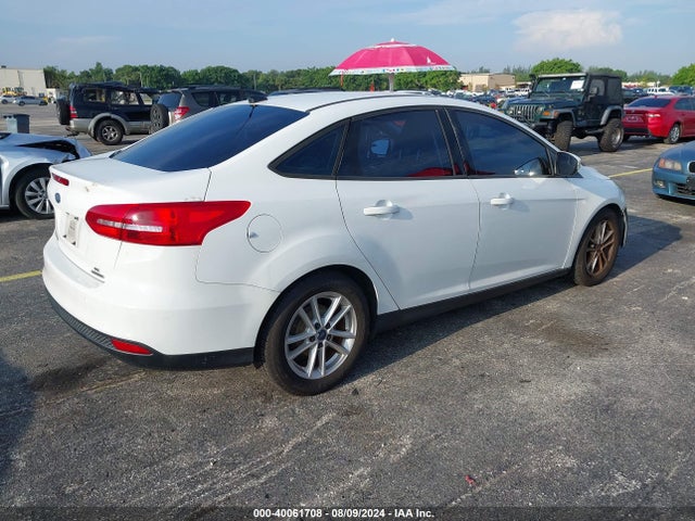 Ford FOCUS SE 2016 1FADP3F2XGL292620 Image 4