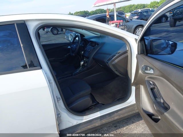 Ford FOCUS SE 2016 1FADP3F2XGL292620 Image 5