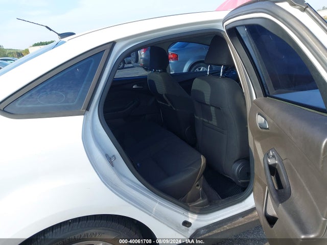 Ford FOCUS SE 2016 1FADP3F2XGL292620 Image 8