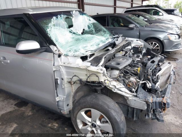 KNDJN2A26J7595138 KIA Soul