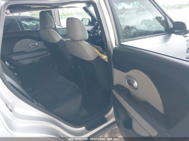 KNDJN2A26J7595138 KIA Soul