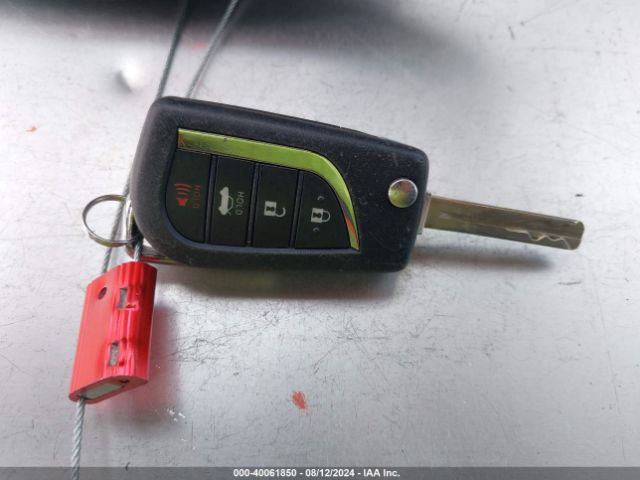 5YFEPRAE2LP070450 Toyota COROLLA LE