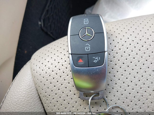 WDC0G8DB1LF693811 Mercedes-Benz GLC 300