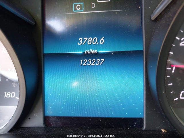 WDC0G8DB1LF693811 Mercedes-Benz GLC 300
