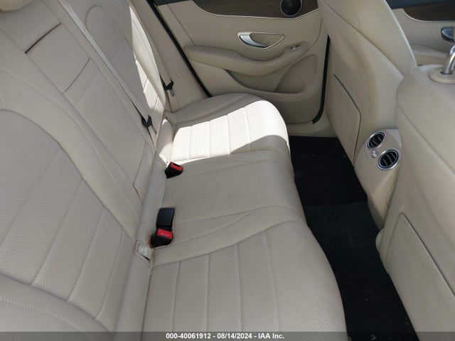 WDC0G8DB1LF693811 Mercedes-Benz GLC 300