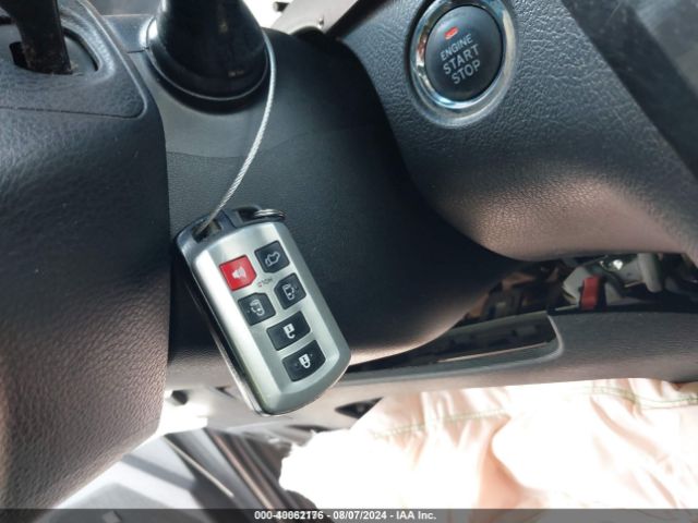 5TDDZ3DC8HS153621 Toyota Sienna Limited Premium 7 Passenger