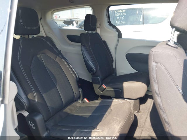 2C4RC1CG1PR551812 Chrysler Voyager Lx