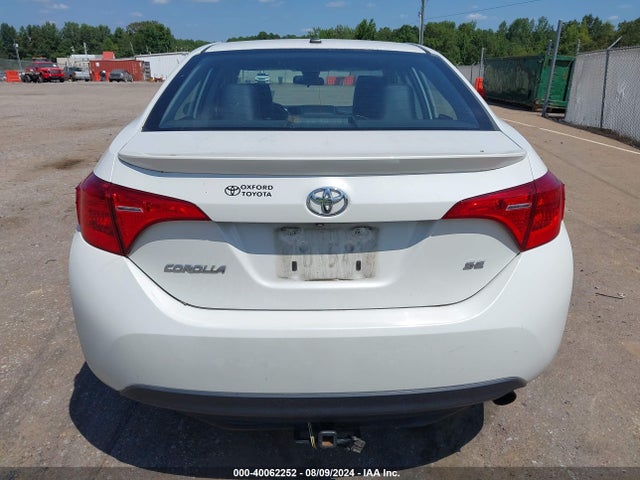 Toyota COROLLA SE 2018 5YFBURHE1JP850907 Image 16