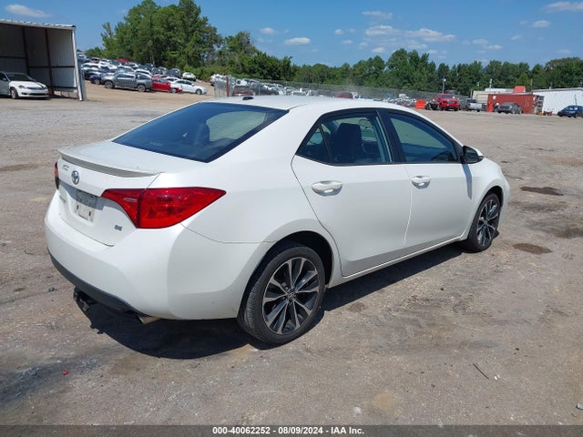 Toyota COROLLA SE 2018 5YFBURHE1JP850907 Image 4