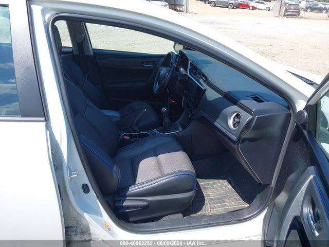 Toyota COROLLA SE 2018 5YFBURHE1JP850907 Image 5