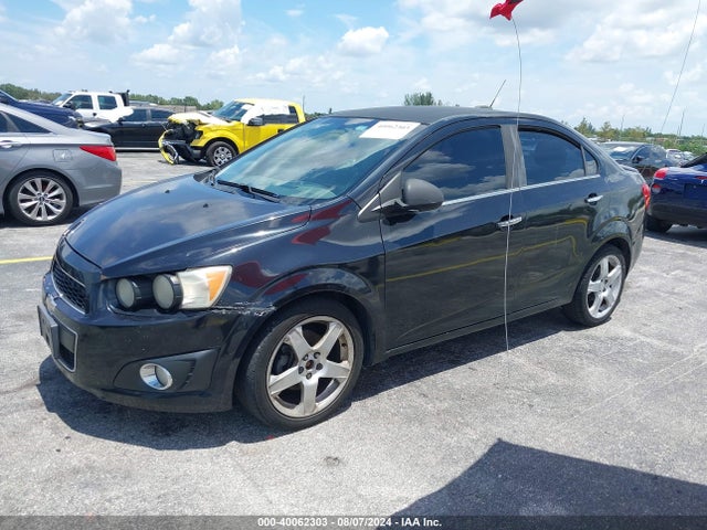 Chevrolet Sonic Ltz Auto 2015 1G1JE5SB4F4103577 Image 2
