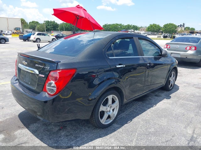 Chevrolet Sonic Ltz Auto 2015 1G1JE5SB4F4103577 Image 4
