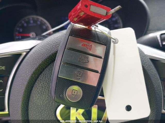 5XXGT4L37KG279841 KIA Optima S