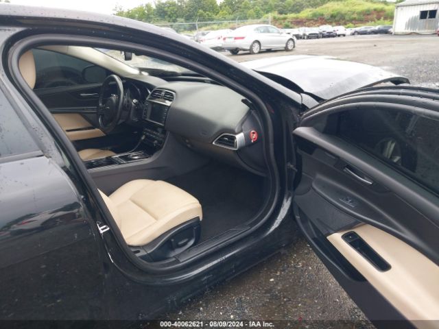 SAJAD4BG8HA966971 Jaguar Xe 25t Premium