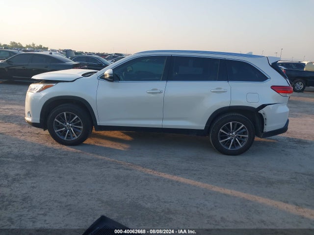 Toyota Highlander Xle 2019 5TDKZRFH1KS574591 Image 14