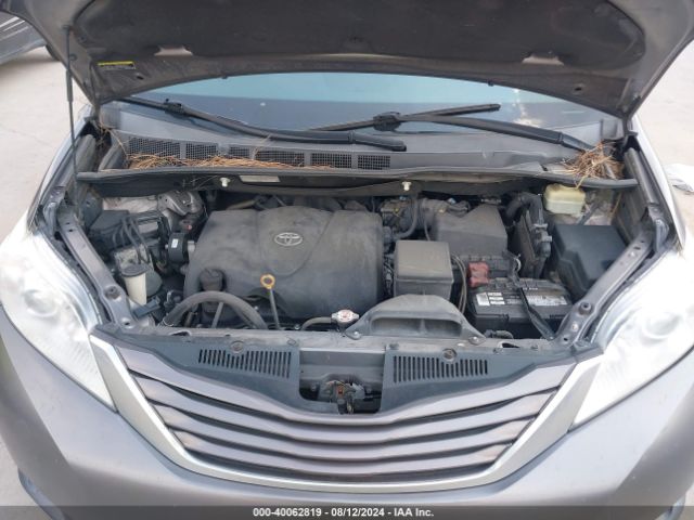 5TDKZ3DC9HS853087 Toyota Sienna Le 8 Passenger