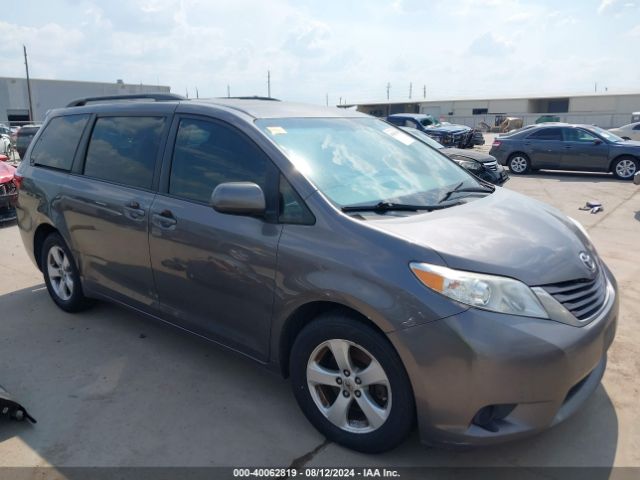 5TDKZ3DC9HS853087 Toyota Sienna Le 8 Passenger