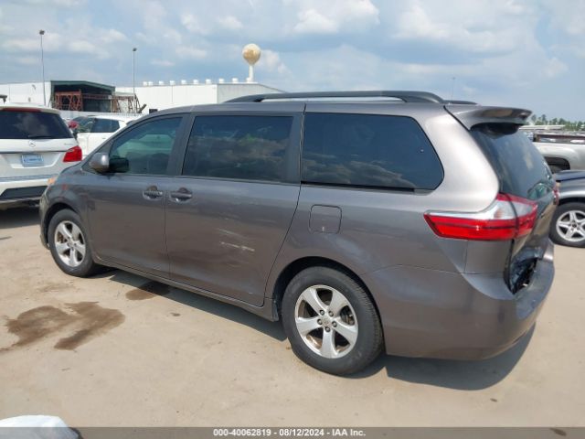 5TDKZ3DC9HS853087 Toyota Sienna Le 8 Passenger
