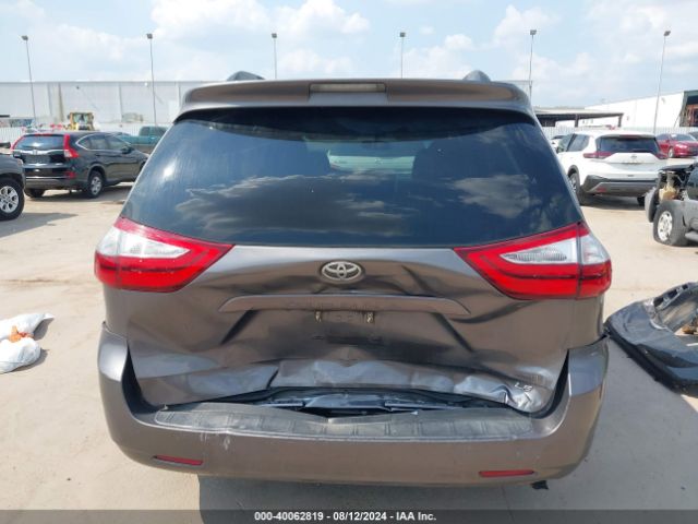 5TDKZ3DC9HS853087 Toyota Sienna Le 8 Passenger