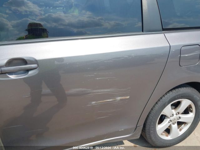5TDKZ3DC9HS853087 Toyota Sienna Le 8 Passenger