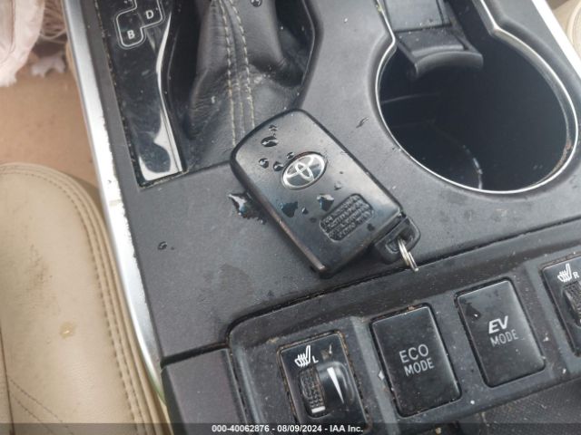 4T1BD1FKXGU194708 Toyota Camry Hybrid Xle