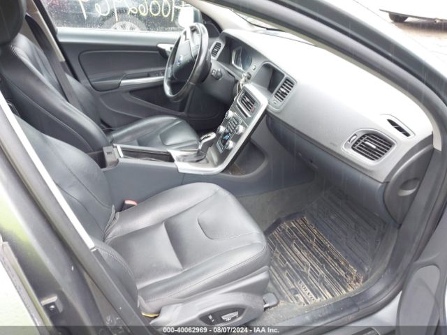 YV1612SKXG1307322 Volvo V60 T5 Premier