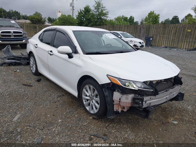 Toyota CAMRY LE 2020 4T1L11AK8LU921228 zdjęcie główne