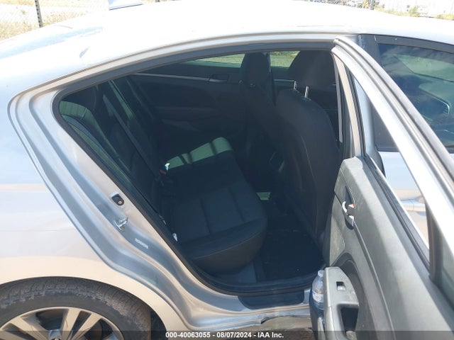Hyundai ELANTRA SEL 2018 KMHD84LF7JU504326 Image 8