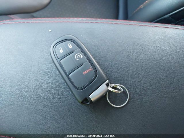 1C4PJMBN4KD230583 Jeep Cherokee Trailhawk 4x4