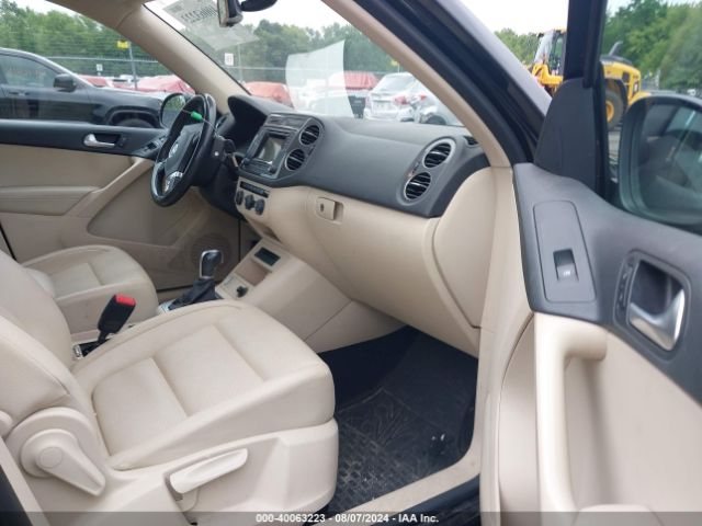 WVGAV7AX8GW004326 Volkswagen TIGUAN S