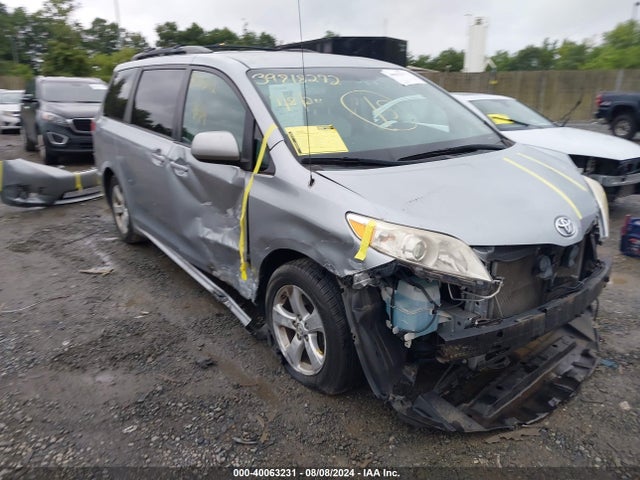 Toyota Sienna Le V6 8 Passenger 2014 5TDKK3DC8ES436446 главное изображение