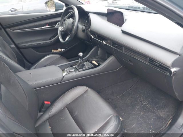 JM1BPAML9M1317211 Mazda Mazda3 Premium