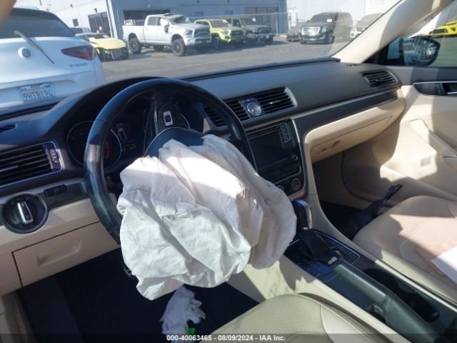 1VWDT7A3XHC083387 Volkswagen Passat 1.8t R-line
