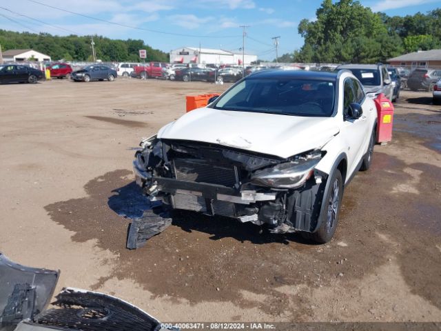 SJKCH5CR2HA029368 Infiniti Qx30 Premium