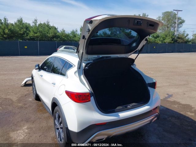 SJKCH5CR2HA029368 Infiniti Qx30 Premium