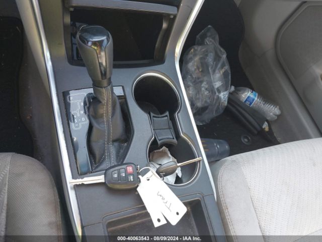4T1BF1FKXHU651688 Toyota CAMRY LE