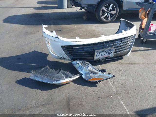 4T1BF1FKXHU651688 Toyota CAMRY LE