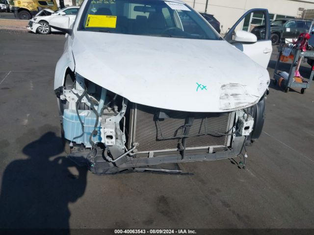 4T1BF1FKXHU651688 Toyota CAMRY LE