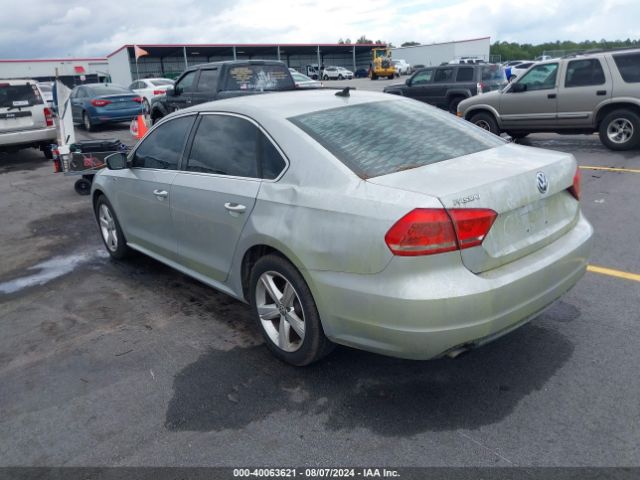 1VWAT7A35EC022835 Volkswagen Passat 1.8t Wolfsburg Edition