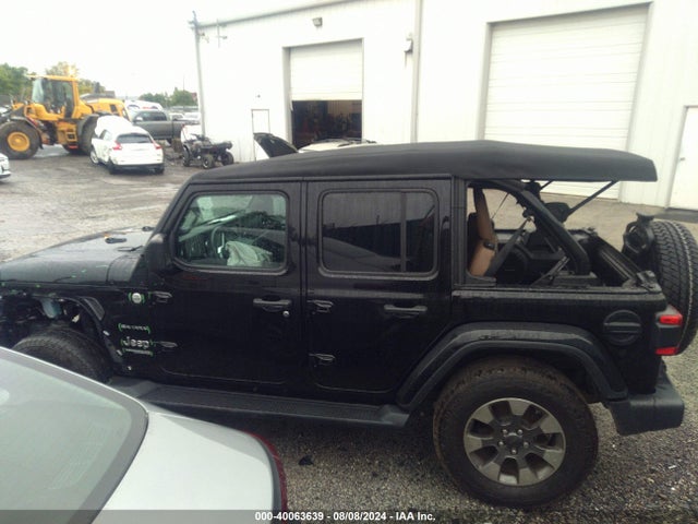 1C4HJXEG2LW267205 Jeep Wrangler Unlimited Sahara 4x4