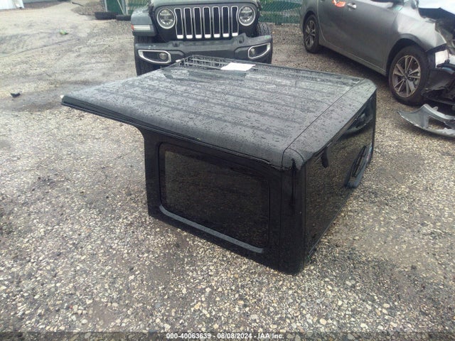 1C4HJXEG2LW267205 Jeep Wrangler Unlimited Sahara 4x4
